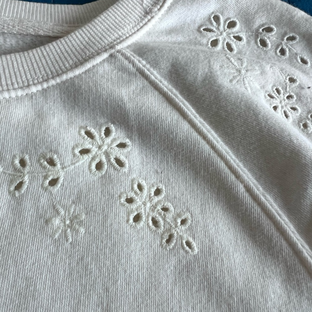 Pretty Cream Floral Sweatshirt